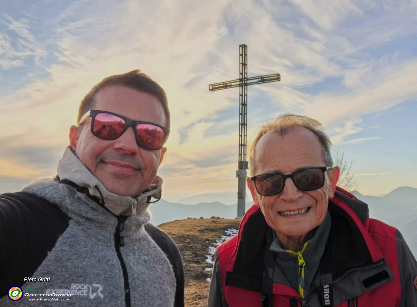 40 Alla croce del Monte Gioco (1366 m).jpg